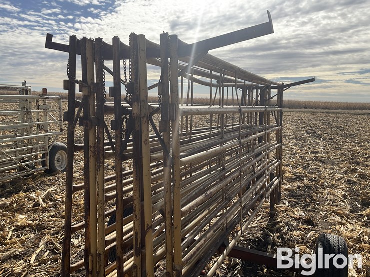 panel-trailer-w/-panels-image-17