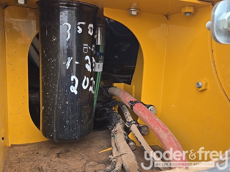 2019-deere-850l-wlt-image-81