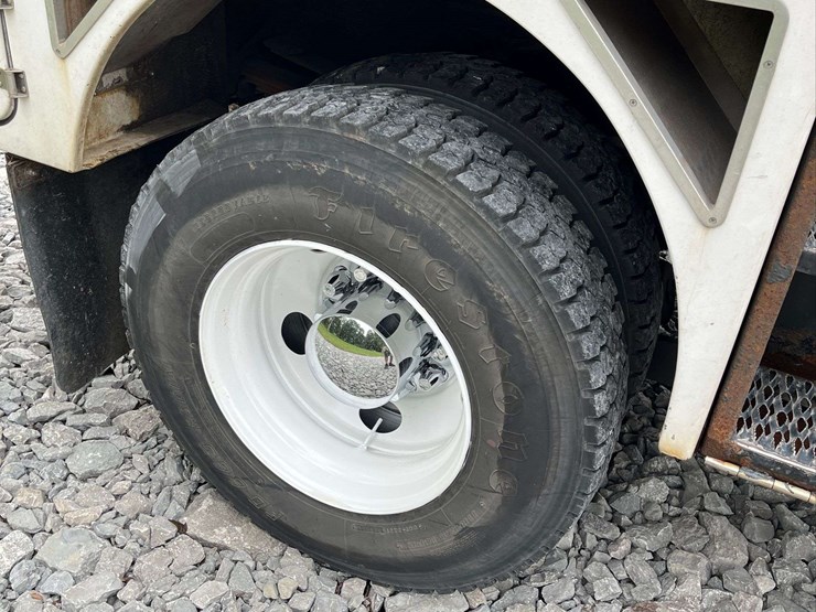 2005-gmc-c8-cable-placer-truck-image-10