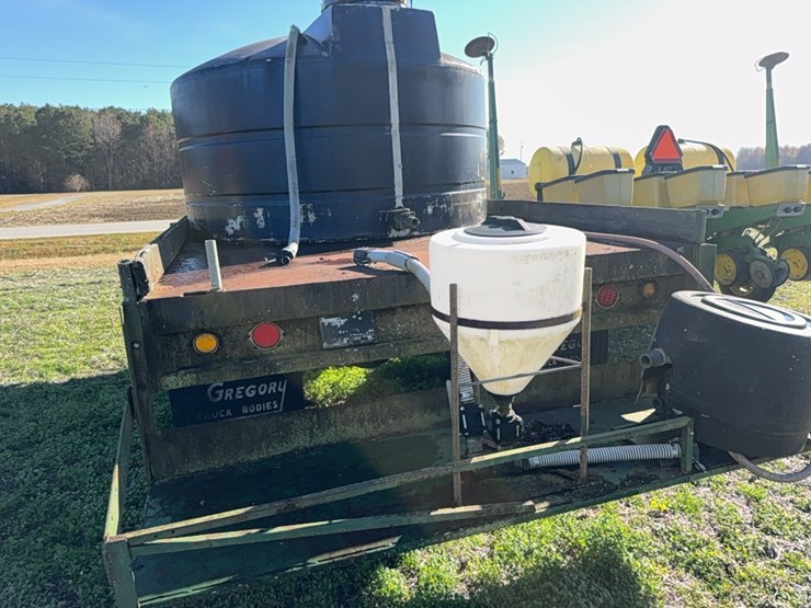 truck-body-with-hydraulic-cylinder,-still-in-place-with-poly-tank,-rinse-tank,-motor,-located-at-107-jernigan-swamp-rd.,-ahoskie,-nc-image-21