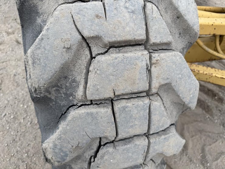 1974-caterpillar-140g-image-70