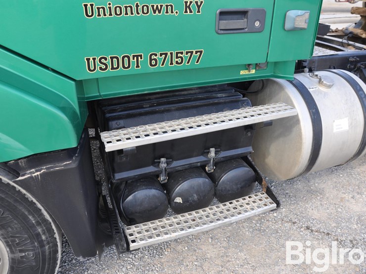 2009-volvo-vnl64t-t/a-truck-tractor-image-13