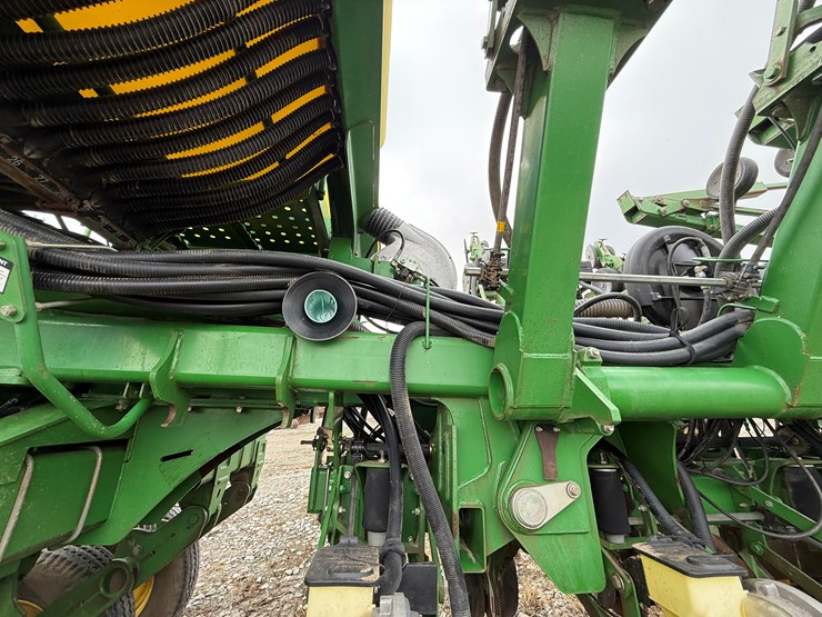 john-deere-1790-image-76