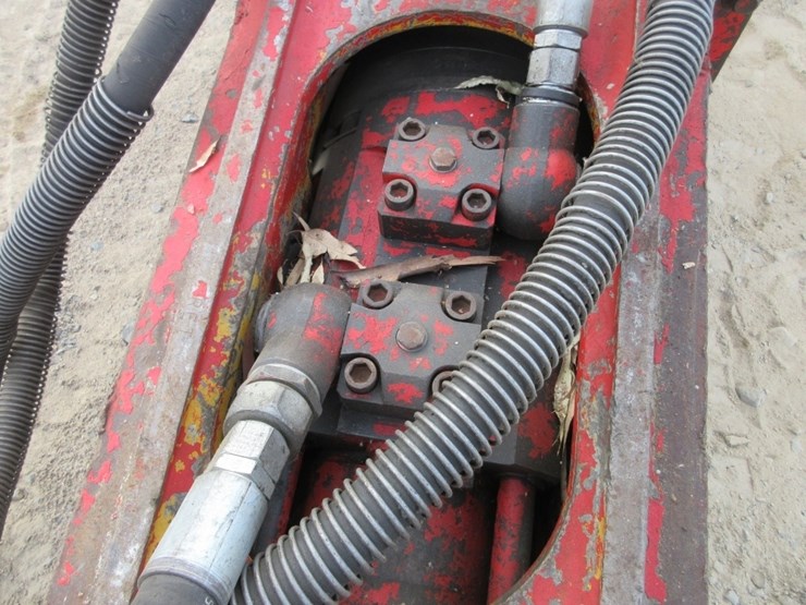 caterpillar-330-image-4