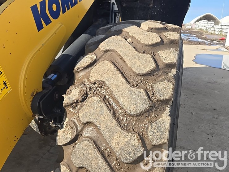 2018-komatsu-wa200-8-image-15