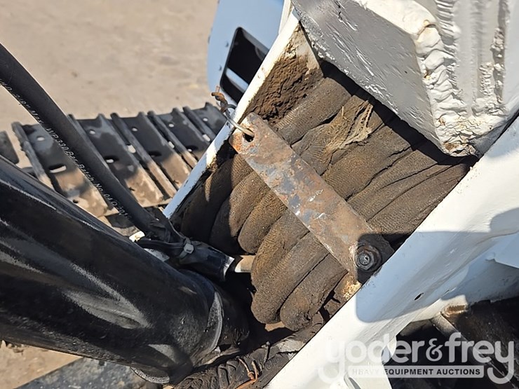 bobcat-331g-image-40