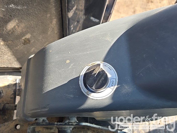 2022-yanmar-vio80-image-111