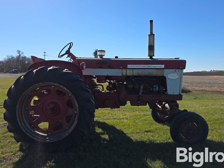 1959-farmall-560-diesel-2wd-tractor-image-4