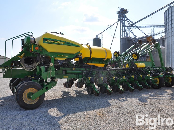 2015-john-deere-1775nt-image-5
