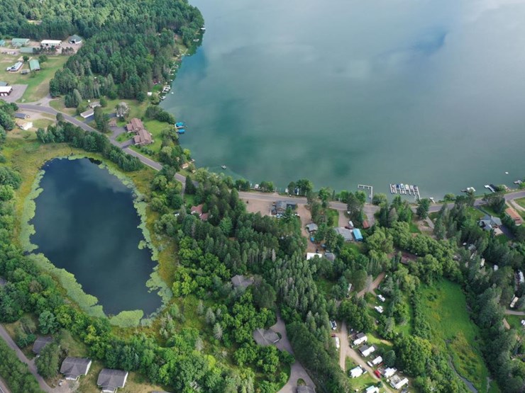 #100-•-waterfront-pub-with-4-bed/2-bath-apartment-image-142