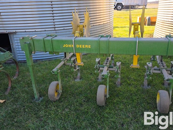 john-deere-8r30"-cultivator-image-13