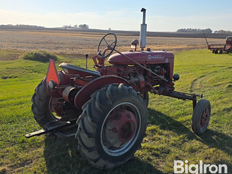 1953-farmall-super-a-2wd-tractor-image-5