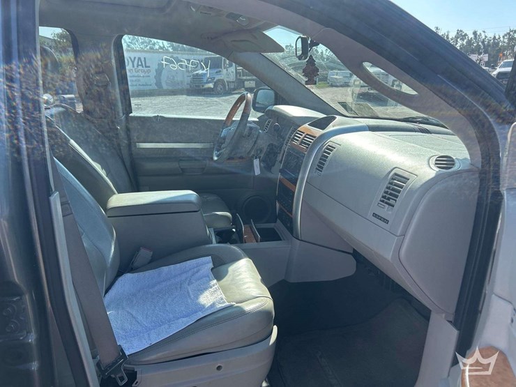 2007-chrysler-aspen-image-25