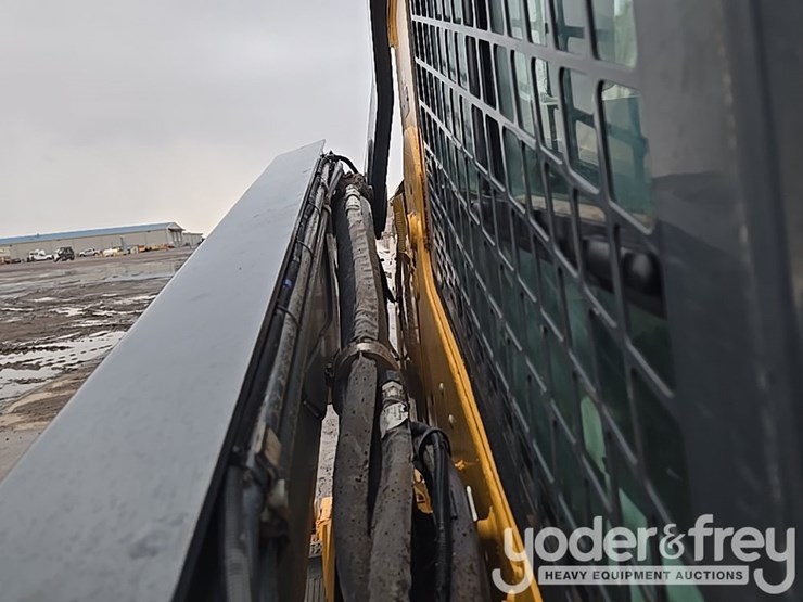 2020-deere-333g-image-39