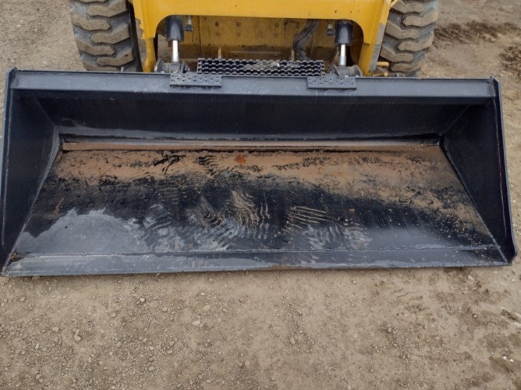 20-caterpillar-262d3-image-17