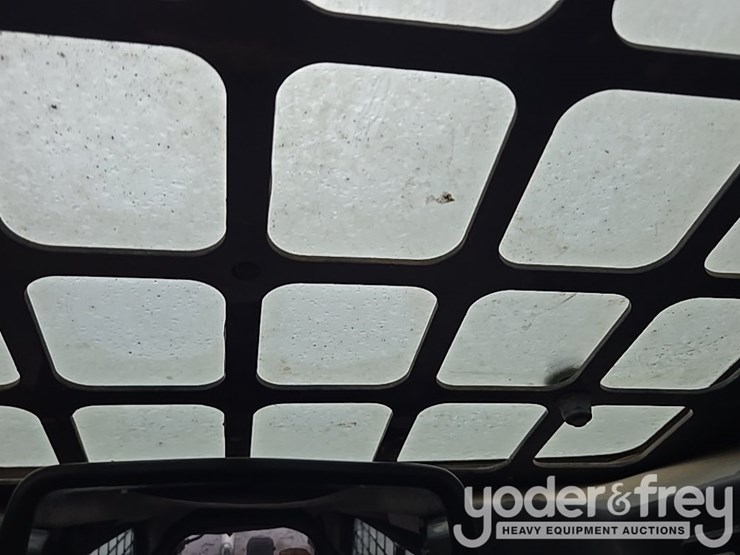 2020-deere-333g-image-76