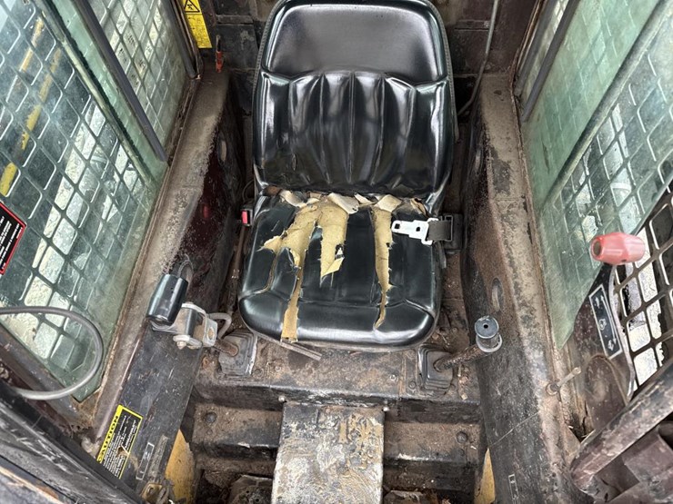 new-holland-lx885-image-44