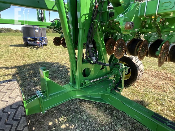 2021-john-deere-1745-image-10