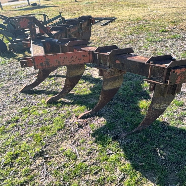 7 shank V ripper locate at 107 Jernigan swamp rd ahoskie North Carolina