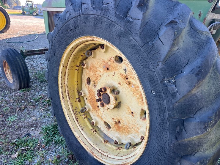 john-deere-4230-image-15