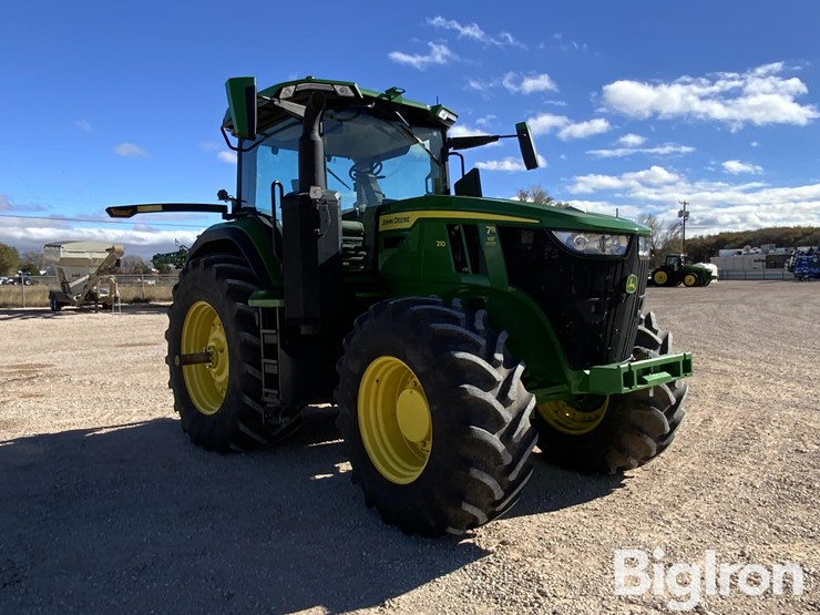 2022-john-deere-7r-210-image-3