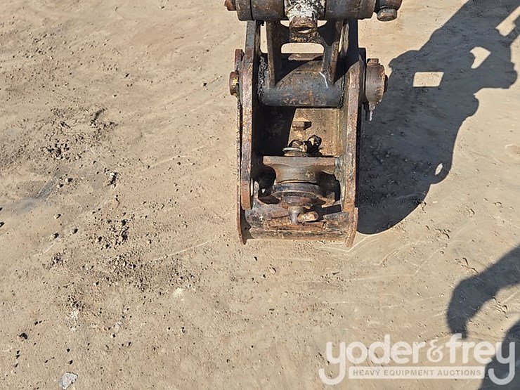 2019-deere-35g-image-12