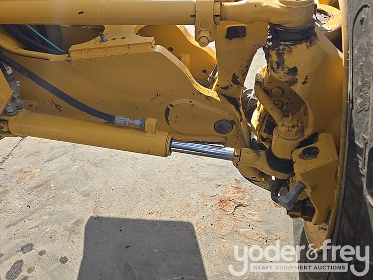 2017-deere-872g-image-61