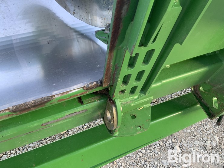 2010-john-deere-608c-image-17