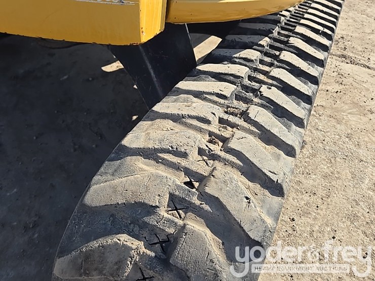 2019-deere-35g-image-24