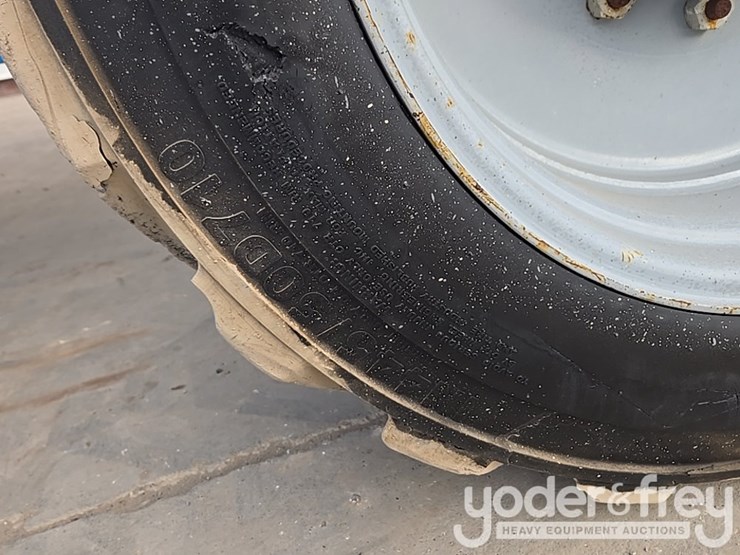 2015-genie-zx-135-image-76