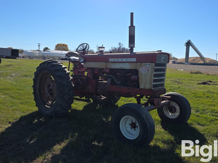 farmall-560-2wd-tractor-image-3