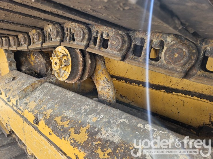 2015-deere-450j-image-11