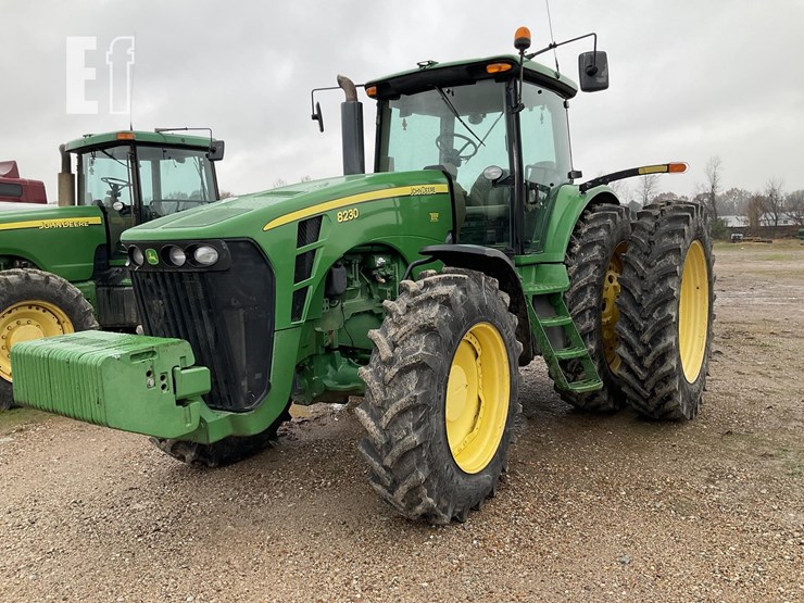 john-deere-8230-image-1