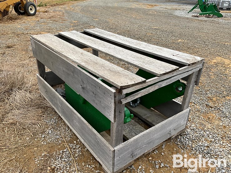 john-deere-mounting-bracket-for-loader-image-7