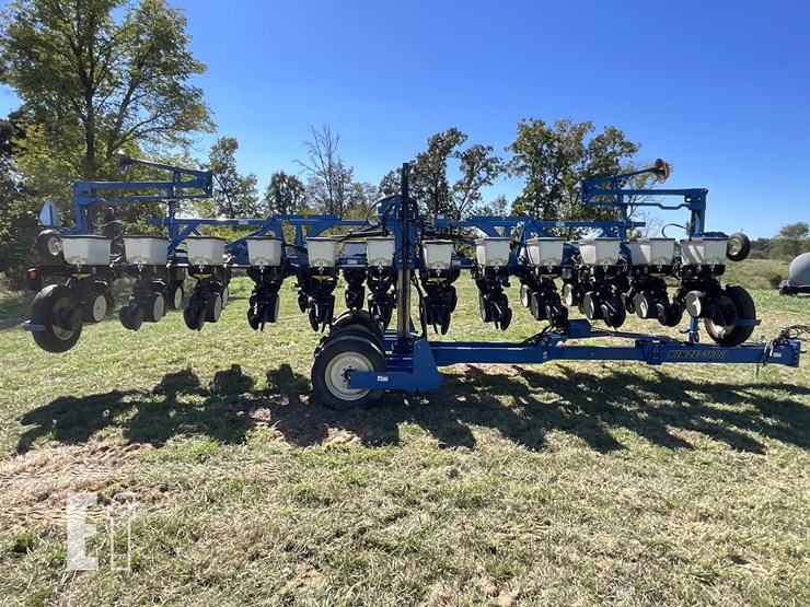 2013-kinze-3600-image-6