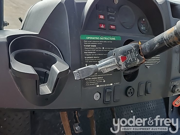 2019-club-car-carryall-1700-image-33