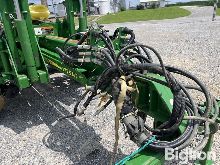 2020-john-deere-1775-image-12