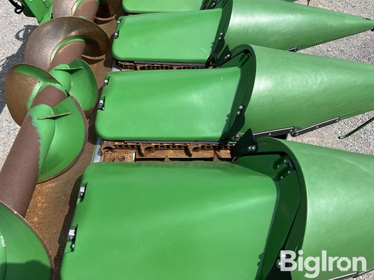 2024-john-deere-c12f-image-15