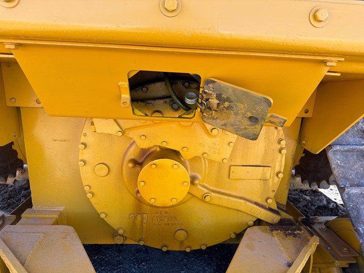 caterpillar-d4h-image-10