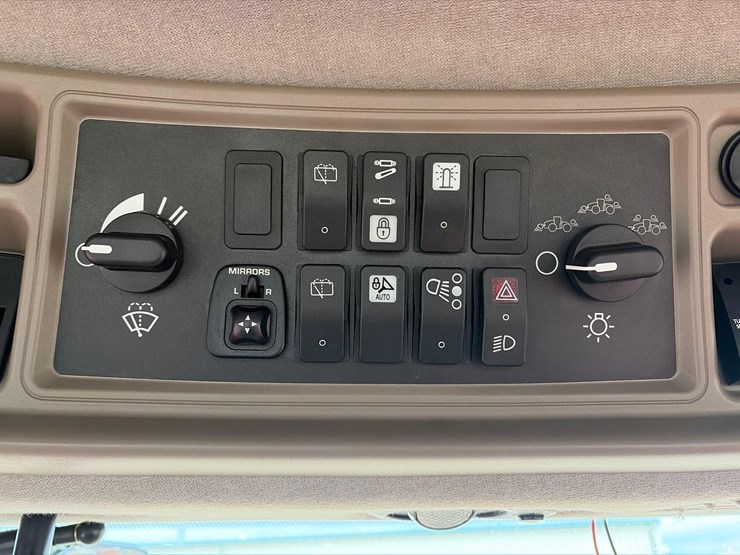 2012-case-ih-400-image-42