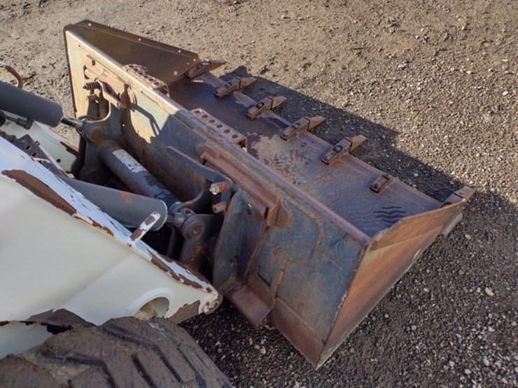 bobcat-s220-image-16