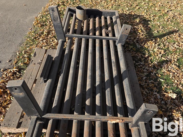 4wd-tractor-rock-box-image-10