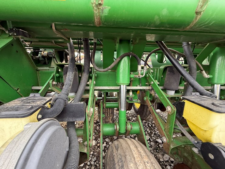 john-deere-1790-image-65