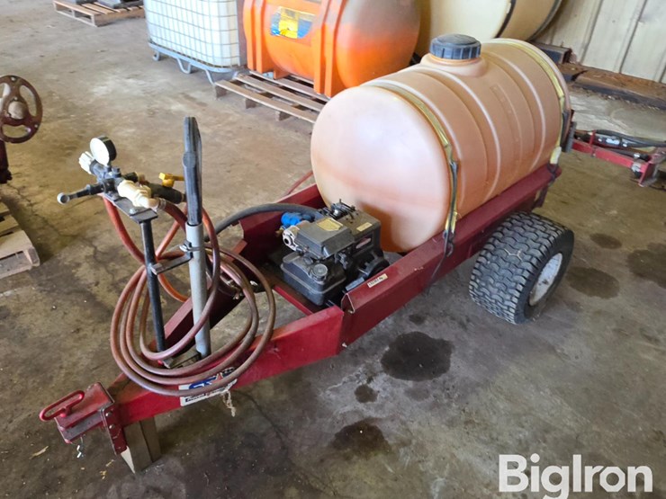 pull-type-yard-sprayer-image-1