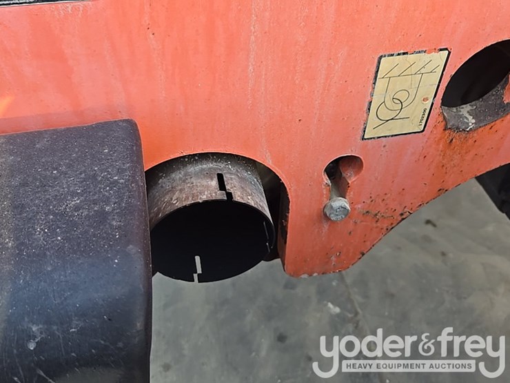 2016-sky-trak-8042-image-56