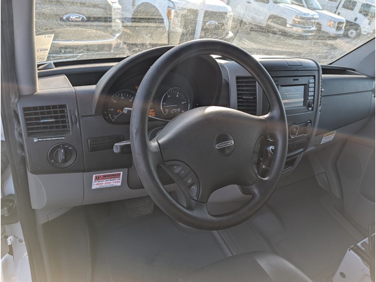 2017-freightliner-sprinter-image-19