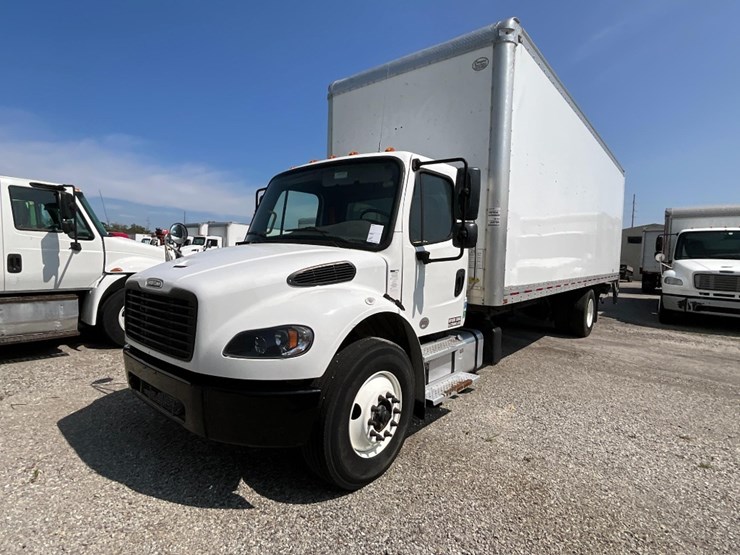 2021-freightliner-m2-106-image-2