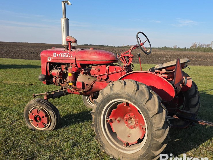 1953-farmall-super-a-2wd-tractor-image-7