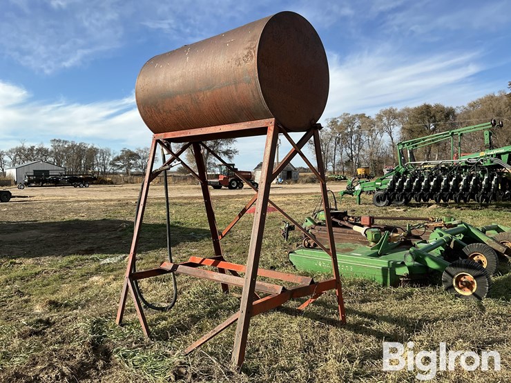 250-gal-fuel-tank-w/-stand-image-7