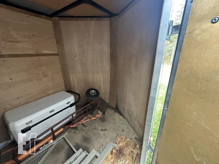 v-nose-enclosed-trailer-image-8